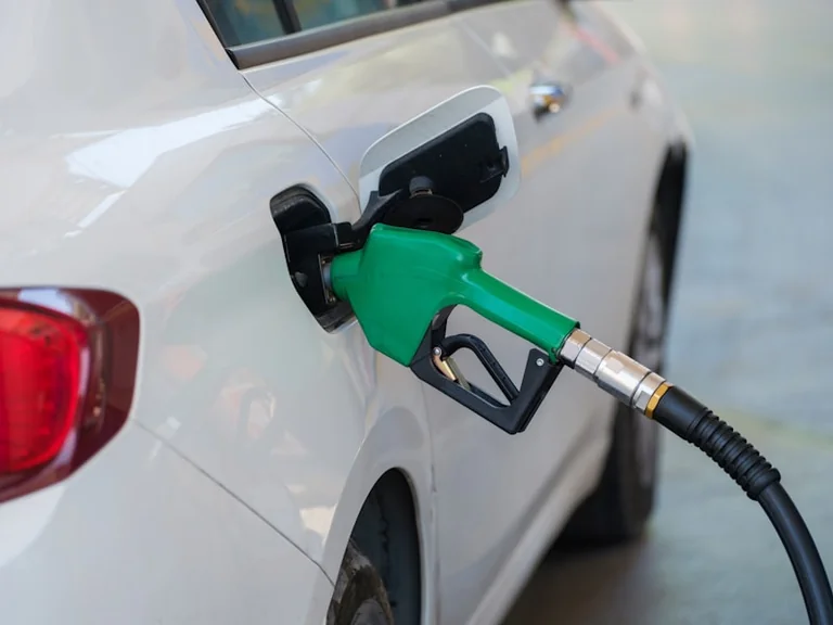 Bensiin, diisel või elekter: tegelik kulu 100 kilomeetrile