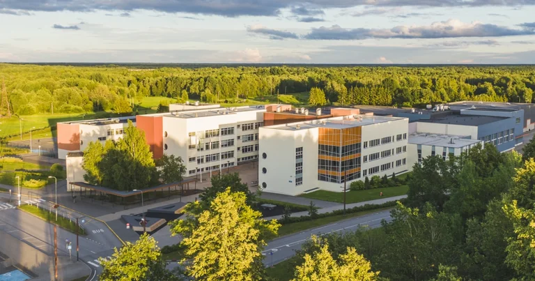 Jüri kooli juhi otsing jätkub, õppetöö on tagatud