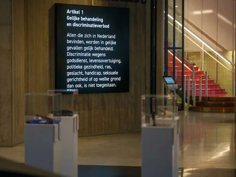 12. septembril Tallinnas: kuraatorituur saami näitusel